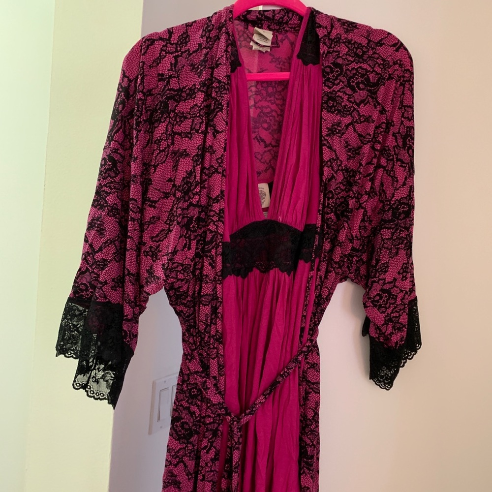 Pijama Set dress and robe with black lace!